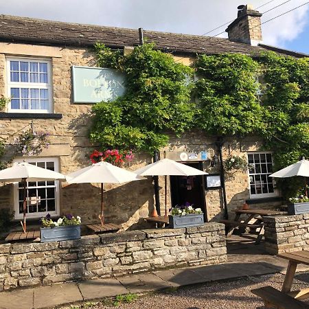 Отель Bolton Arms Redmire Экстерьер фото