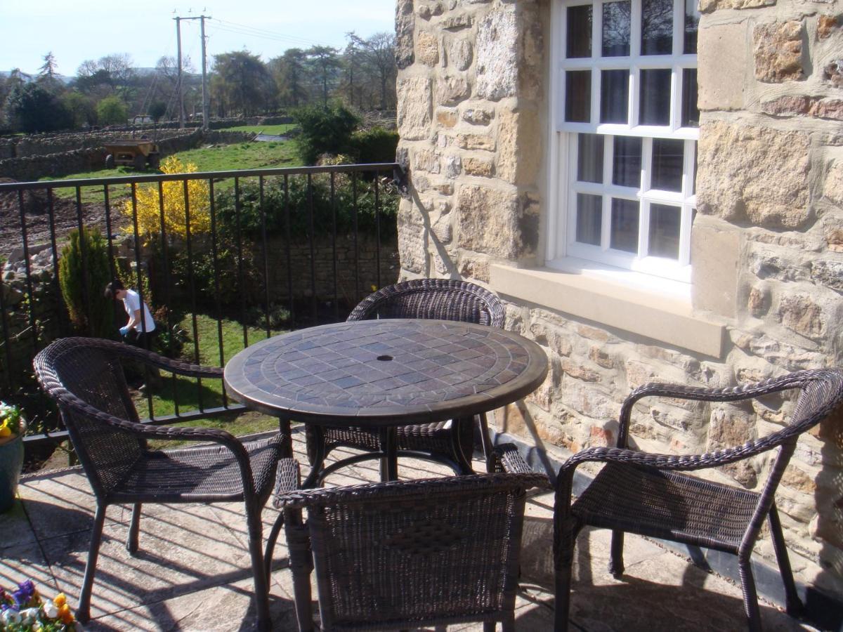 Отель Bolton Arms Redmire Экстерьер фото